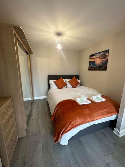 Cute Apartment Next To Colindale Station Edgware Exteriör bild