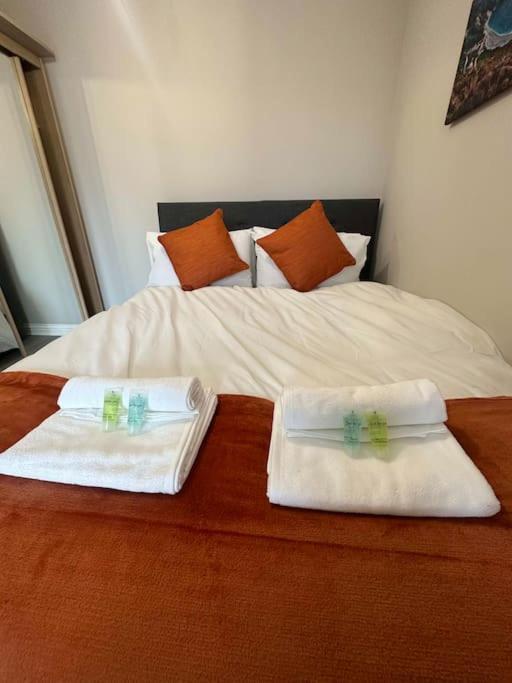Cute Apartment Next To Colindale Station Edgware Exteriör bild